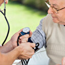 Yaşlılıkta düzenli sağlık takibi yaşam kalitesini artırıyor