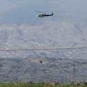 Yüksek gerilim hatları için helikopterle korumalar takılıyor