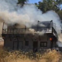 Evde çıkan yangın ormana sıçramadan söndürüldü