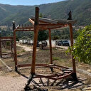 Parktaki kamelyaları mangal yakacağı yapan şahıslara vatandaştan sert tepki: İnsan olmayı beceremiyoruz