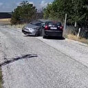 Edirne'de iki otomobilin çarpıştığı kaza anı güvenlik kamerasınca kaydedildi