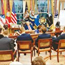 Trump'tan Oval Ofis pozu: Avrupa'yı hizaya getirdi