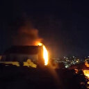 Fatih’te 3 katlı binanın çatısında yangın: Ekiplerin müdahalesiyle söndürüldü