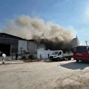 Manisa'da çıkan yangında iki iş yeri zarar gördü