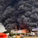 ABD’de yakıt fabrikasında büyük patlama: Alevler metrelerce yükseldi dumanlar gökyüzünü kapladı