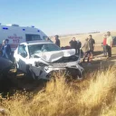 İki otomobilin kafa kafaya çarpıştığı kazada altı yaralı