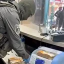 İşgalci İsrail askerleri Batı Şeria'da döviz bürosu soydu