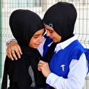 Gözyaşlarıyla ayrıldılar: Adana’da kampta kalan 160 Suriyeli 4 otobüs ve 2 tırla ülkelerine geri döndü