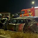 Direği deviren otomobil metrelerce sürüklendi: Ölü ve yaralılar var