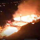 Evde çıkan yangın bitişiktekine de sıçradı