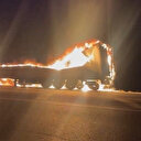 Hatay'da alevlere teslim olan TIR yanarak kullanılamaz hale geldi