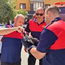 Çatıdaki ağlara takılan güvercini itfaiye kurtardı