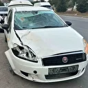 Otomobille çarpışan motosikletteki kadın hayatını kaybetti