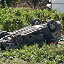 Karabük'te çarpışan otomobillerden biri bahçeye uçtu: 1'i ağır 5 yaralı