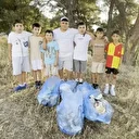 Küçük yüreklerden büyük duyarlılık: Yangın sonrası çöpleri toplayarak örnek oldular