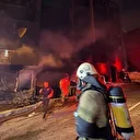 Çöp yığını nedeniyle beş katlı binada yangın: Vatandaşlar kurtarıldı