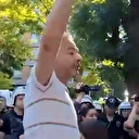 İrfan Değirmenci eline Atatürk heykelciği alarak LGBT propagandası yaptı: 'Beni dinlemeye gelmiş Atatürk'