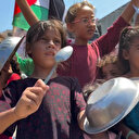 Açlıkla mücadele eden Gazzeli çocuklar seslerini dünyaya duyurmaya çalışıyor