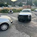 Çarpıştıktan sonra savrulan araç başka otomobile çarptı: Kazada yaralılar var