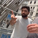 Beyoğlu'nda iki sürücü arasında 'beni bekletemezsin' tartışması kamerada