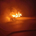 Alevlerin kısa sürede sardığı otomobil küle döndü