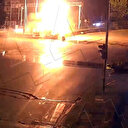 Beton bariyere çarpan otomobil cayır cayır yandı: Sürücü ağır yaralandı