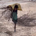 Gazzeli Halid kardeşlerine un alabilmek için sırtında odun taşıdı: Bir lokma yemek yemedim