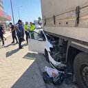 Park halindeki TIR'a çarpan otomobildeki 4 kişi yaralandı