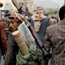 Husiler Kızıldeniz'de İsrail gemisini balistik füzeyle vurdu