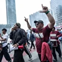 Indonésie: des milliers de manifestants à travers le pays, l'armée déployée