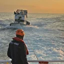 İçinde 4 kişinin olduğu Çanakkale Boğazı'nda sürüklenen tekne kurtarıldı