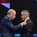 İki belediye başkanı daha AK Parti'ye katıldı: Rozetler Cumhurbaşkanı Erdoğan'dan