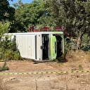 Antalya'da devrilen halk otobüsünün sürücüsü hayatını kaybetti