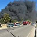 Orman yakınlarındaki kereste deposunda yangın