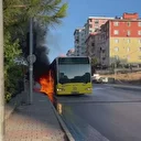 Ümraniye’de İETT otobüsü cayır cayır yandı: Yolcular son anda tahliye edildi