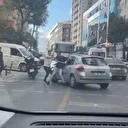 Gaziosmanpaşa'da trafikte yol verme kavgası