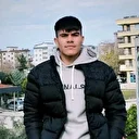 Devrilen traktörün altında kalan genç kurtarılamadı