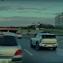 Tesla otopilot modundayken kontrolden çıktı: Kaza anı kameraya saniye saniye yansıdı