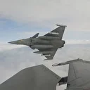 Le PM britannique annonce le déploiement d’avions de la RAF en Pologne après l’incursion de drones russes