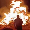 Erzurum Tekman’da yangın: 2 bin 500 balya ot kül oldu