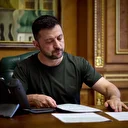 Zelenski İngiltere ile yapılan "100 Yıllık Ortaklık" anlaşmasını onaylayan yasayı imzaladı