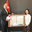 Başkan Gülpınar Japon Prenses Mikasa’ya asırlık mektubu hediye etti