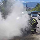 Seyir halindeki otomobil bir anda yandı