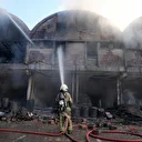 Bağcılar İSTOÇ’ta korkutan yangın: Alevler diğer iş yerlerine de sıçradı