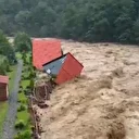 Rize'de bungalov sele kapıldı