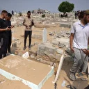 Gaza: des cimetières, autrefois lieux des morts, servent d’abris aux survivants face aux déplacements forcés
