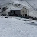 Bayburt'un yüksek rakımlı köylerinde kar yağışı etkili oldu