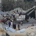 İsrail saldırıları nedeniyle Bureyc Kampı'na göç eden Filistinliler