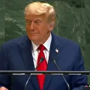 Aksilikler Trump'ın peşini bırakmadı: Merdiveni bozuldu prompter'ı hata verdi