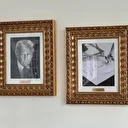 Donald Trump ABD Başkanlarının portrelerinin asıldığı duvara Biden’ın portresi yerine imza makinesi astırdı